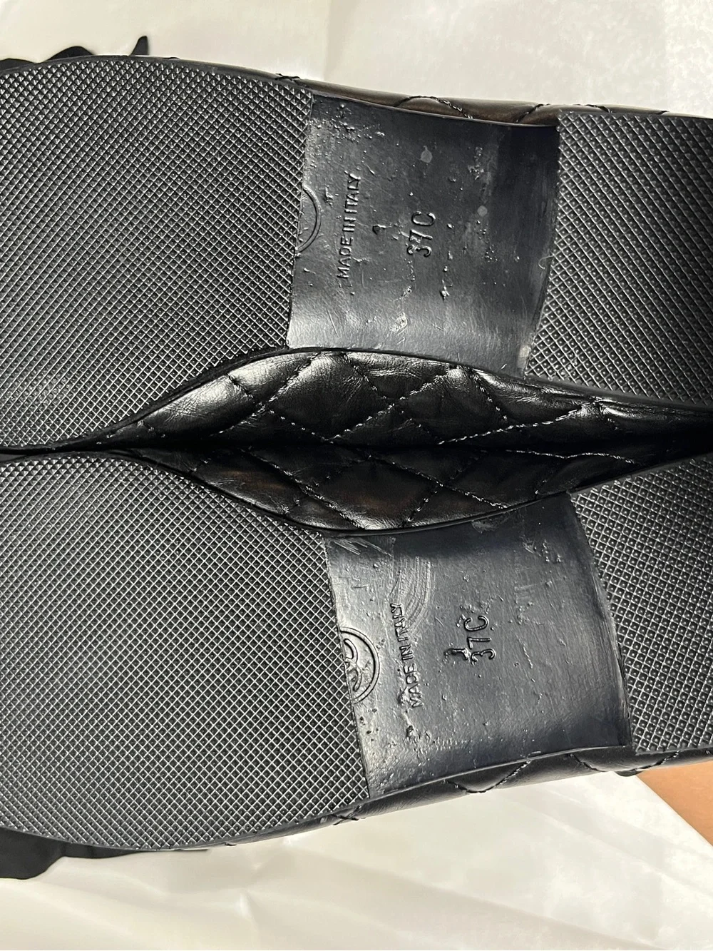 CHANEL Black Quilted Ballet Flats with CC Logo